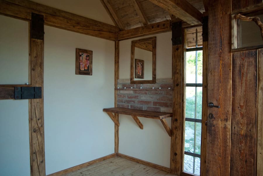 tiny house hungary entry