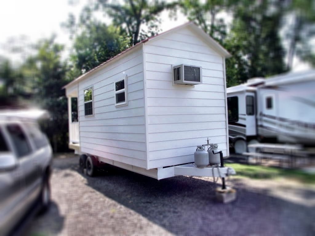 tiny house cottage 1