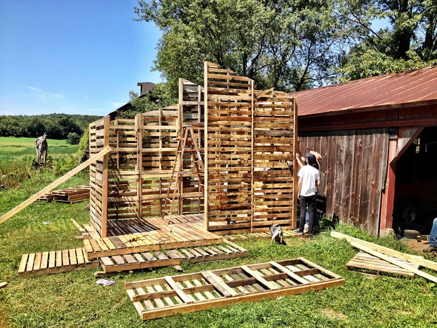 pallet house 6