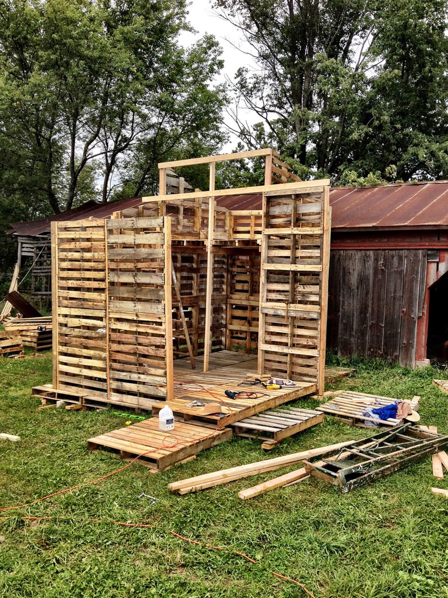 pallet house 7