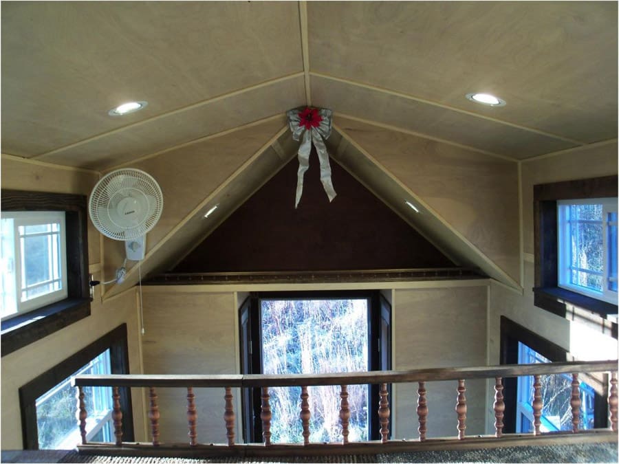 little green house on wheels 4