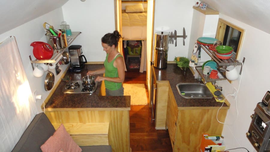 clothesline tiny home 2