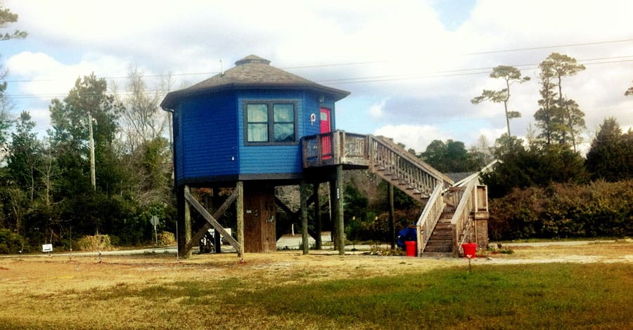 beach tiny house on wheels 3