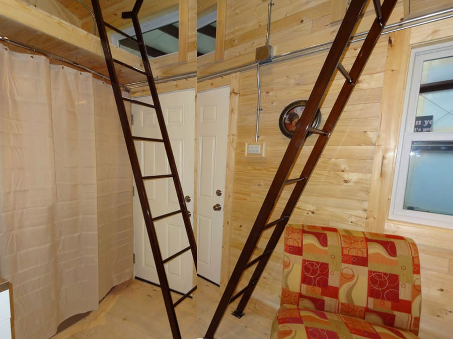 tiny working housing 5