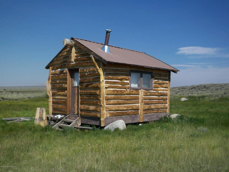 tiny wyoming cabin 1