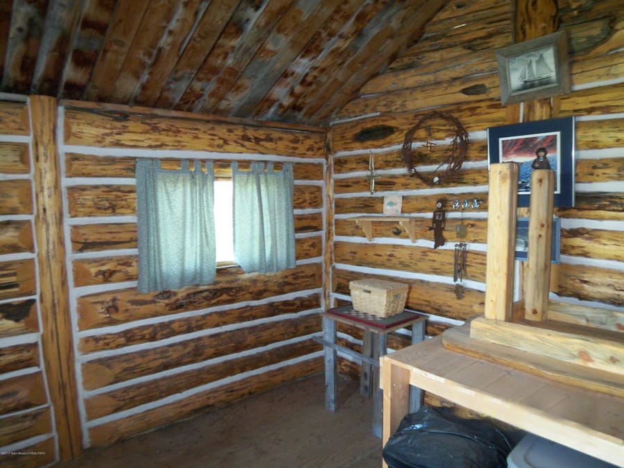 tiny wyoming cabin 3