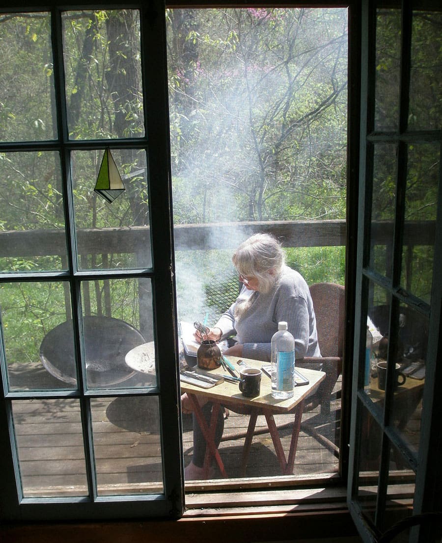 tiny creative cabin 5