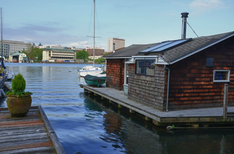 floating pied a terre 7