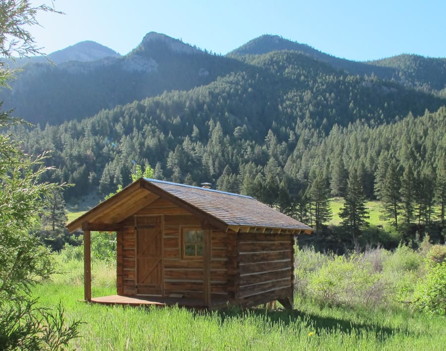 7 Amazing Cabin Design Ideas You Can Actually Build 29 beaver log cabin 1