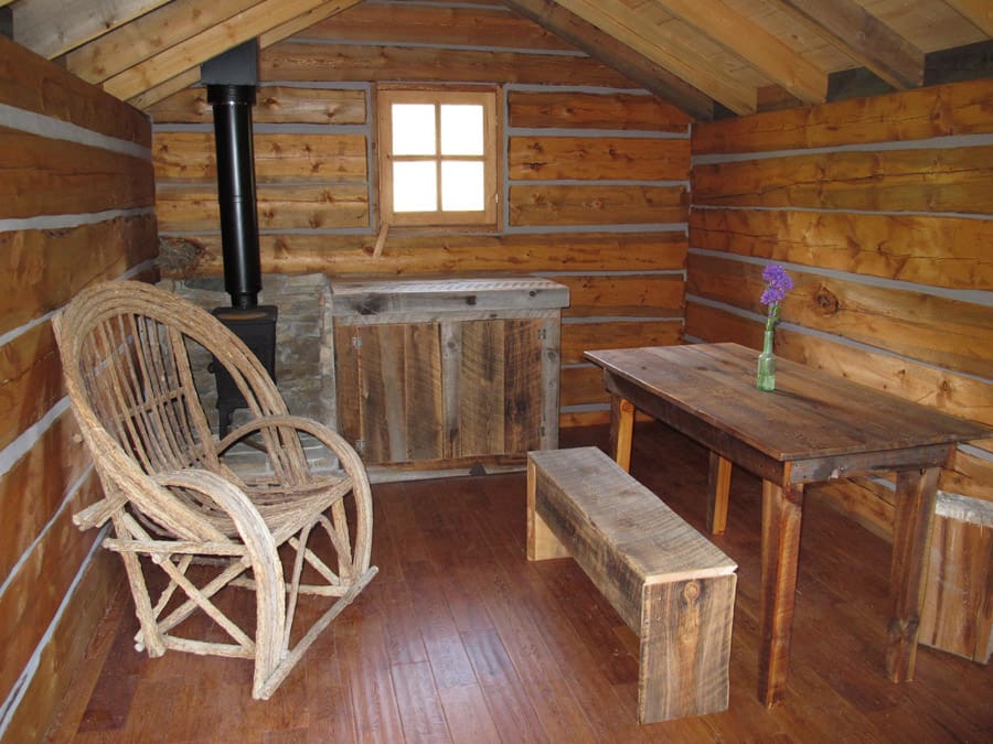 7 Amazing Cabin Design Ideas You Can Actually Build 32 beaver log cabin 2