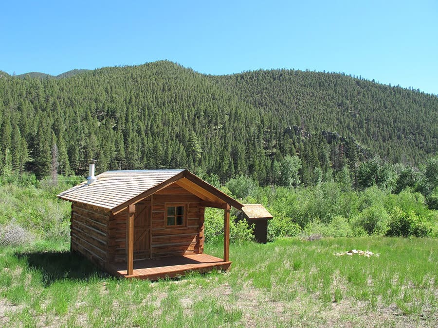 7 Amazing Cabin Design Ideas You Can Actually Build 33 beaver log cabin 5