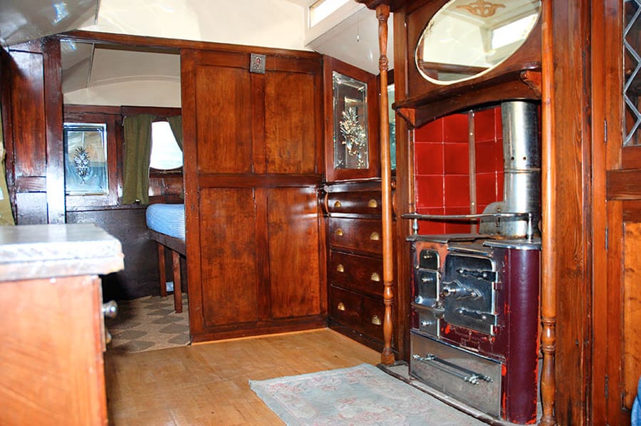 showmans living van 4