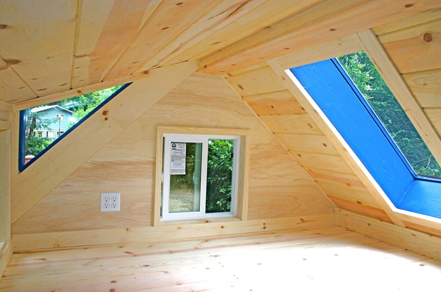 molecule tiny house 11