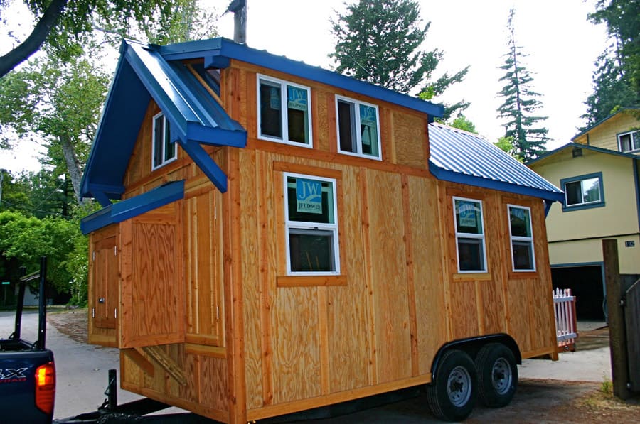 molecule tiny house 12