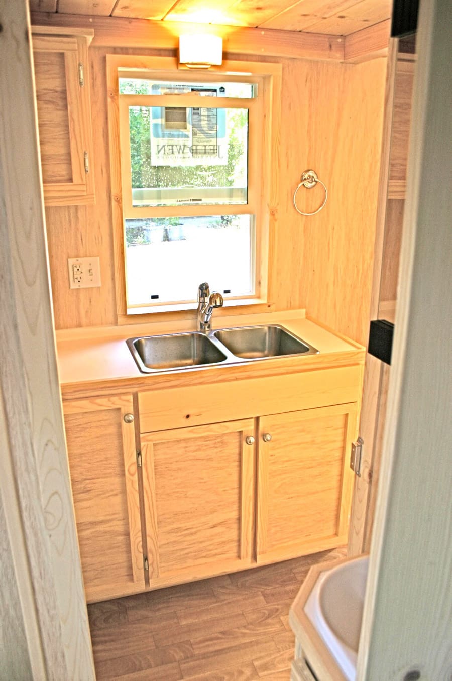 molecule tiny house 4