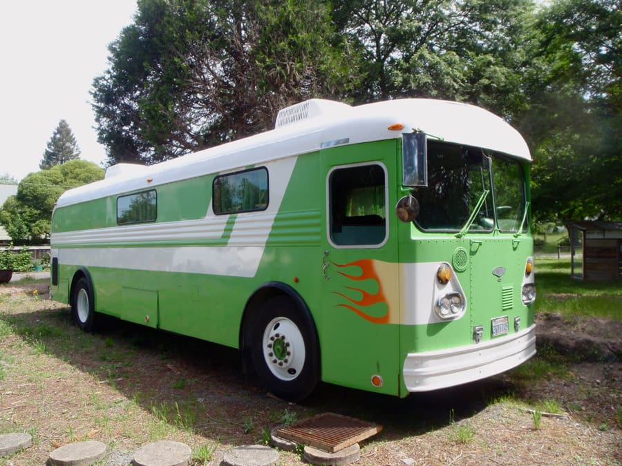 gilligan the big green bus 1