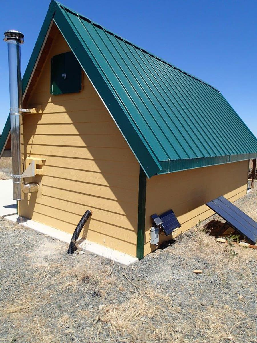 andrews-desert-tiny-cabin-5