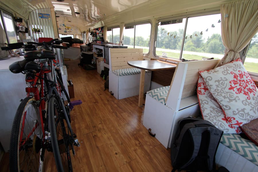 new-oregon-trail-bus-2