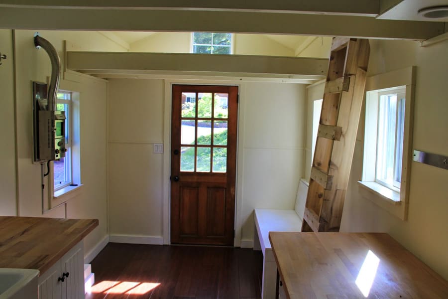 blue-door-tiny-house-3