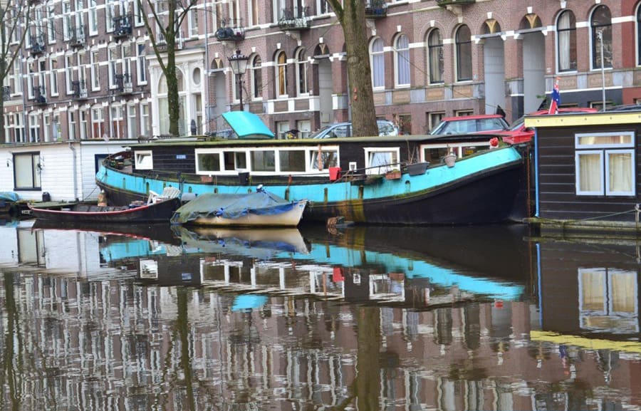 amsterdam-canal-boat-1