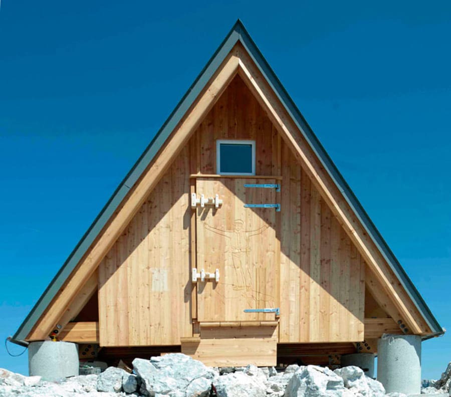 mountaintop-cabin-giovanni-pesamosca-3