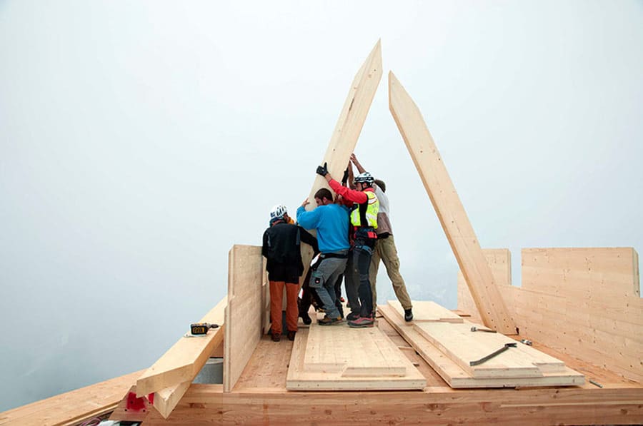 mountaintop-cabin-giovanni-pesamosca-4