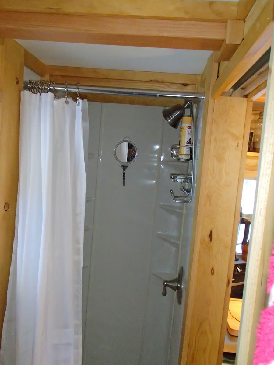 tiny-house-for-two-10