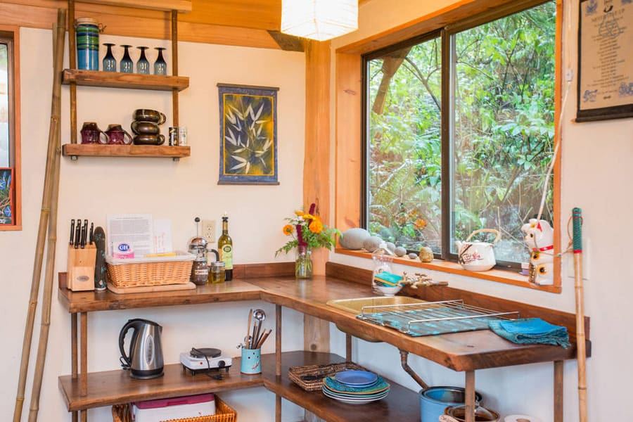 Japanese Forest House - A Small Cabin Made Almost Exclusively from Salvaged Materials 4 japanese-forest-house-4