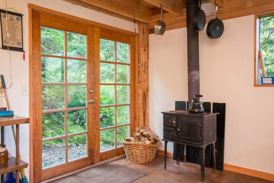 Japanese Forest House - A Small Cabin Made Almost Exclusively from Salvaged Materials 6 japanese-forest-house-6