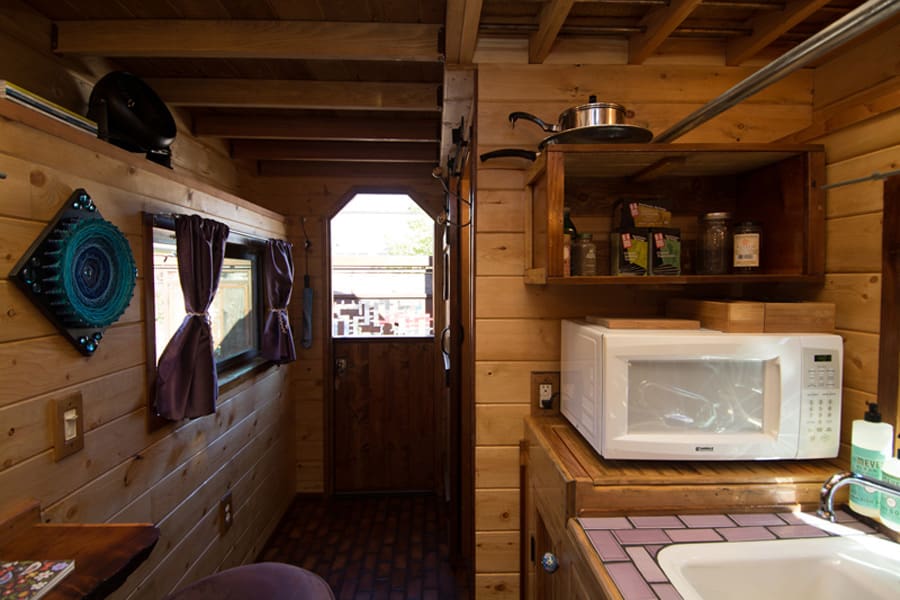 roly-poly-tiny-house-hotel-2