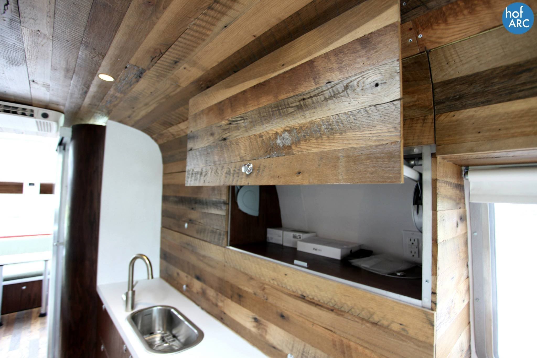 airstream-motorhome-5