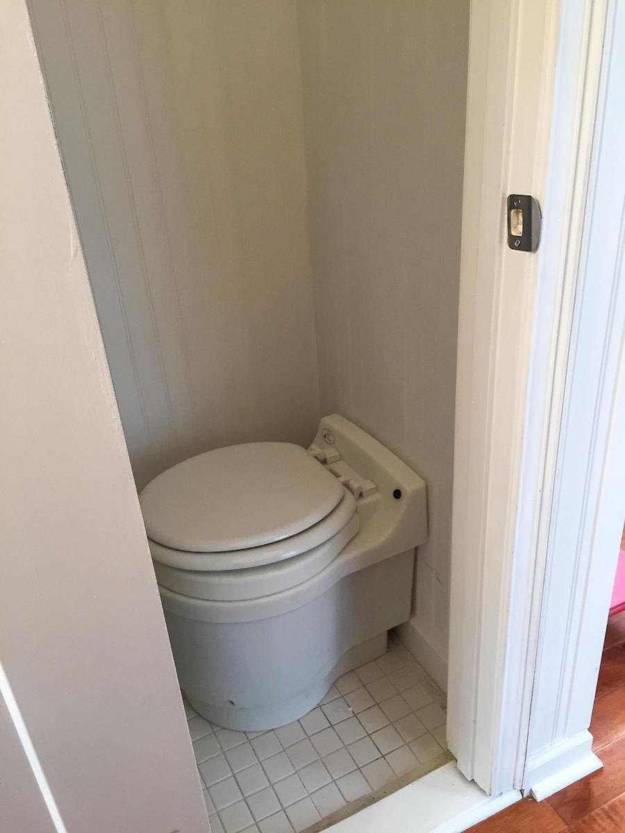 tiny-turquoise-house-5