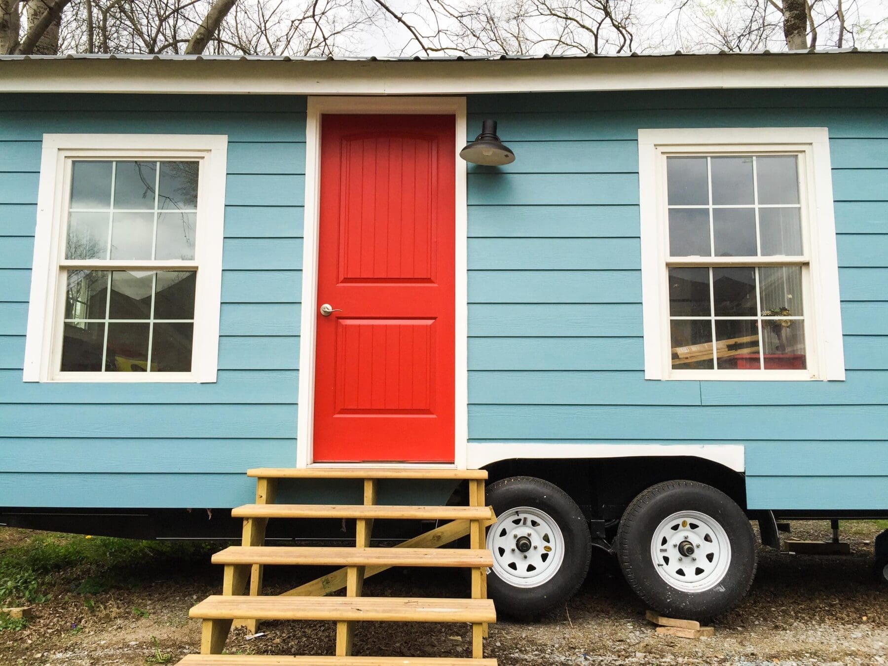 tiny-turquoise-house-8