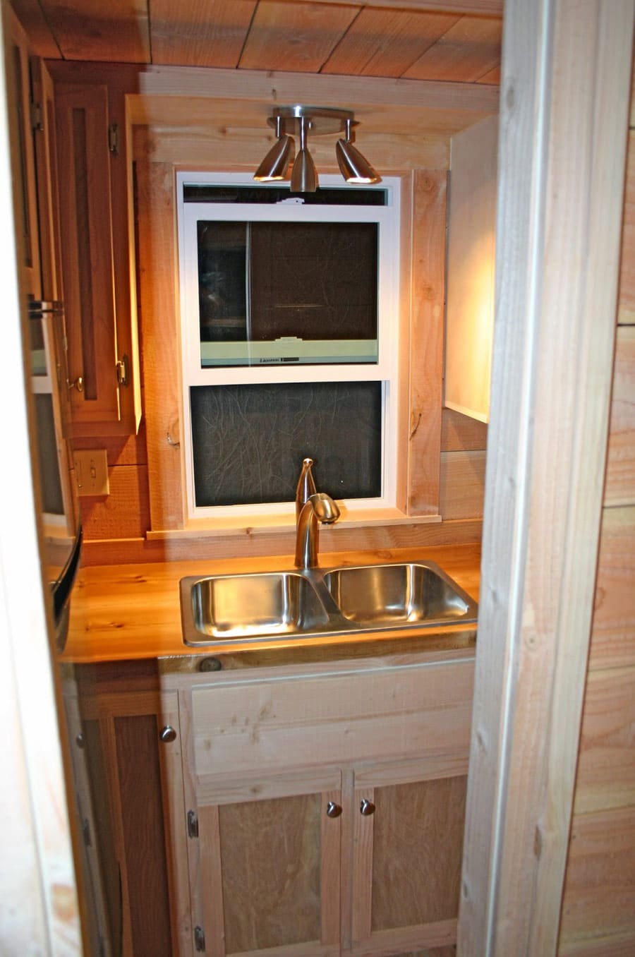 cape-cod-molecule-tiny-homes-7