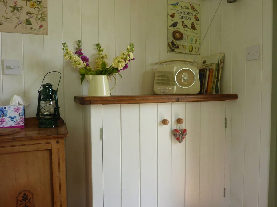 kingfisher-hut-rushy-meadows-2