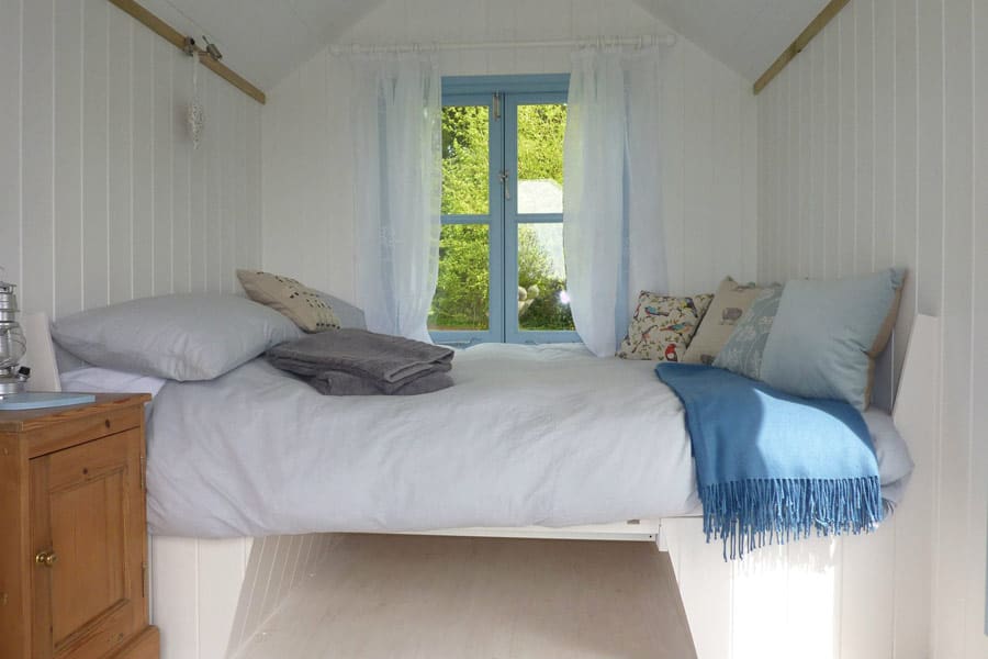 kingfisher-hut-rushy-meadows-3