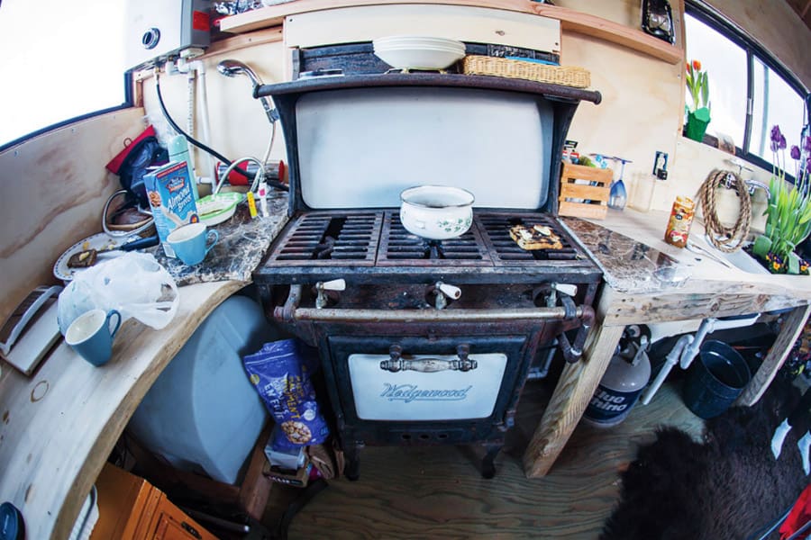 mike-basich-roaming-adventuremobile-3