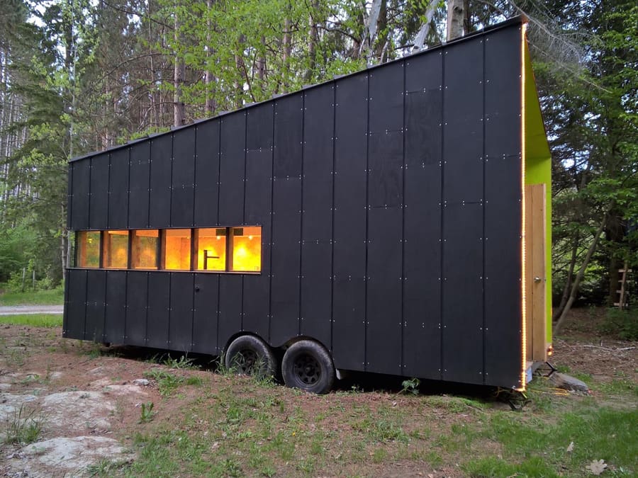 playful-tiny-house-1