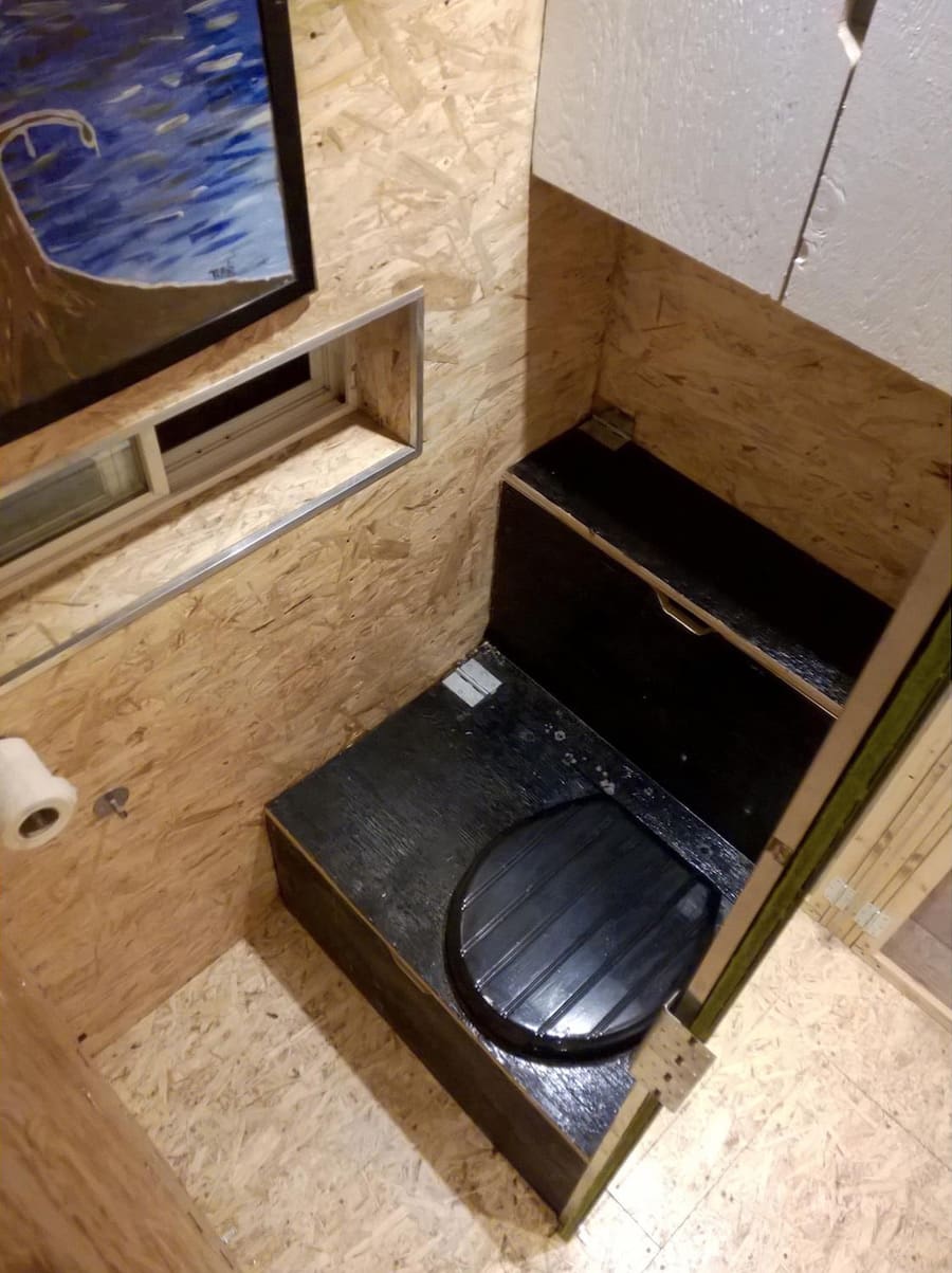 playful-tiny-house-16