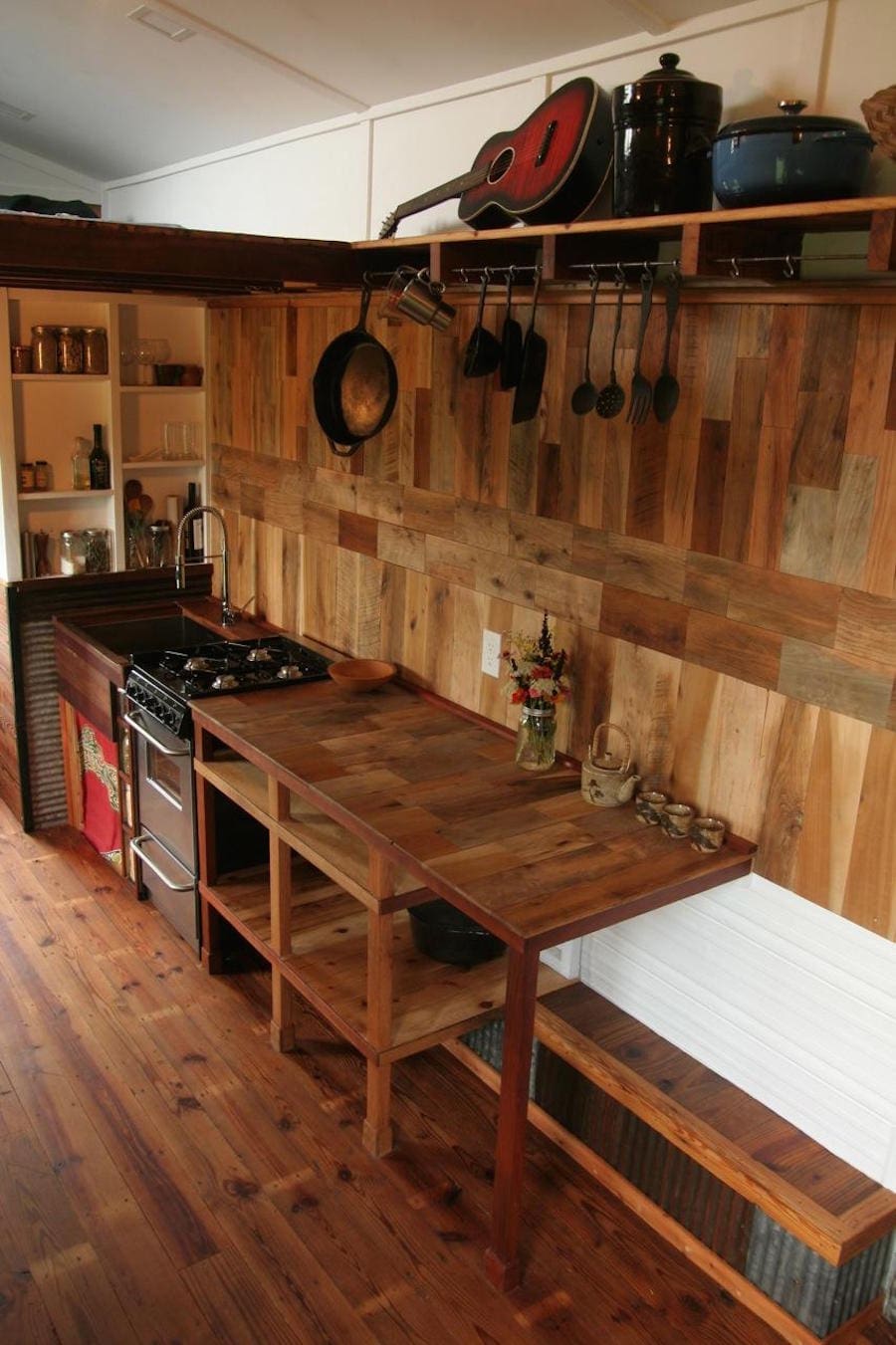 tiny-oakhurst-farmhouse-6