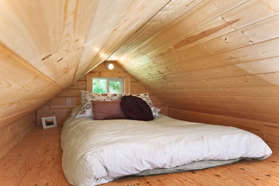 tiny-pink-home-tiny-living-homes-14