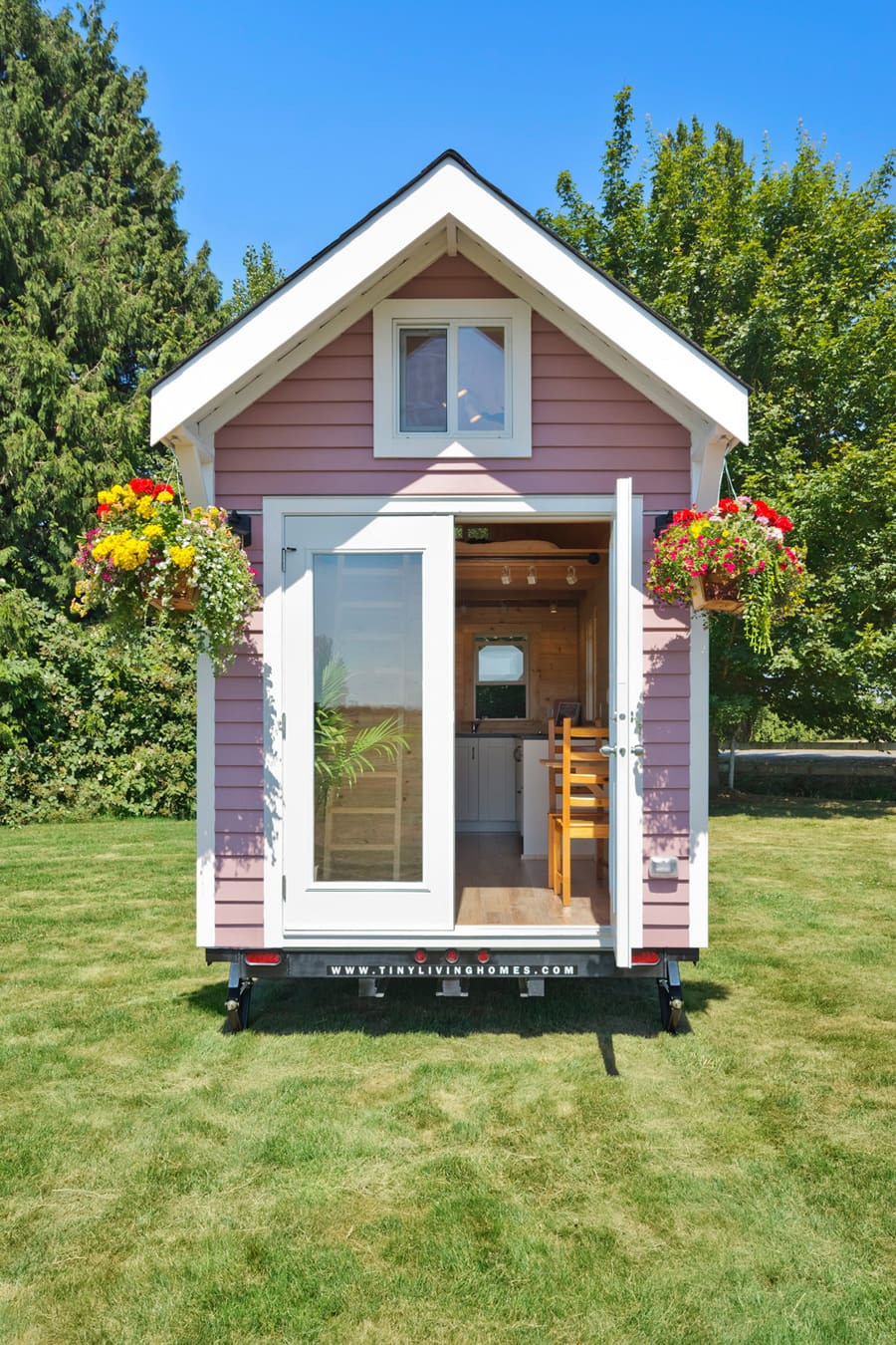 tiny-pink-home-tiny-living-homes-15
