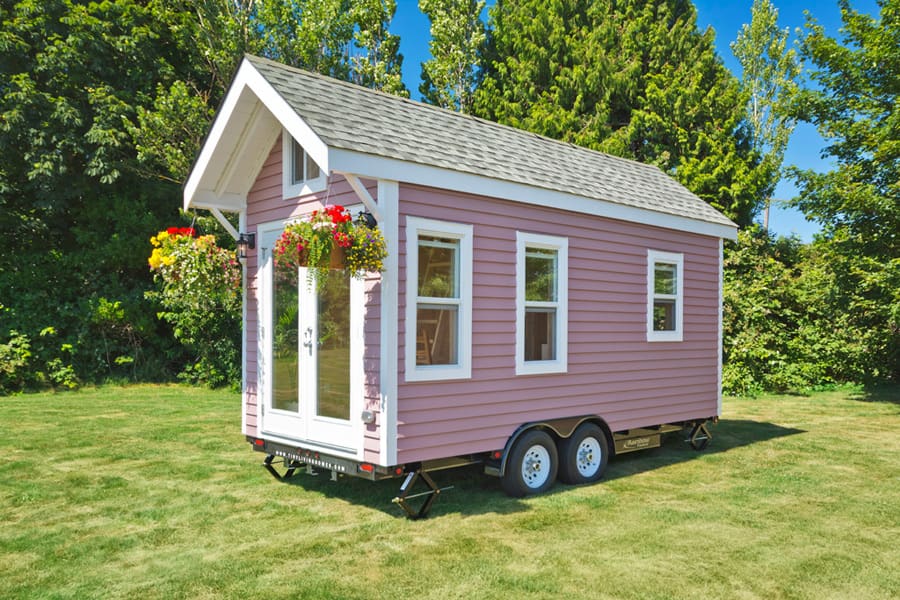 tiny-pink-home-tiny-living-homes-16