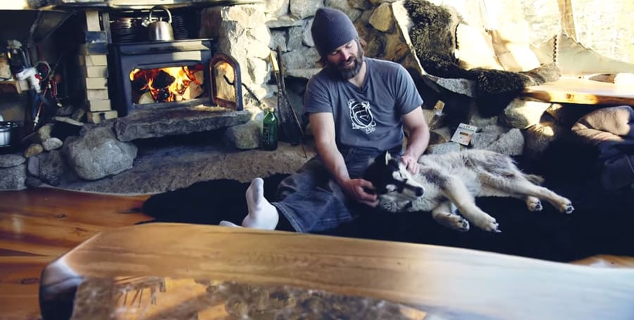 truckee-off-grid-cabin-4