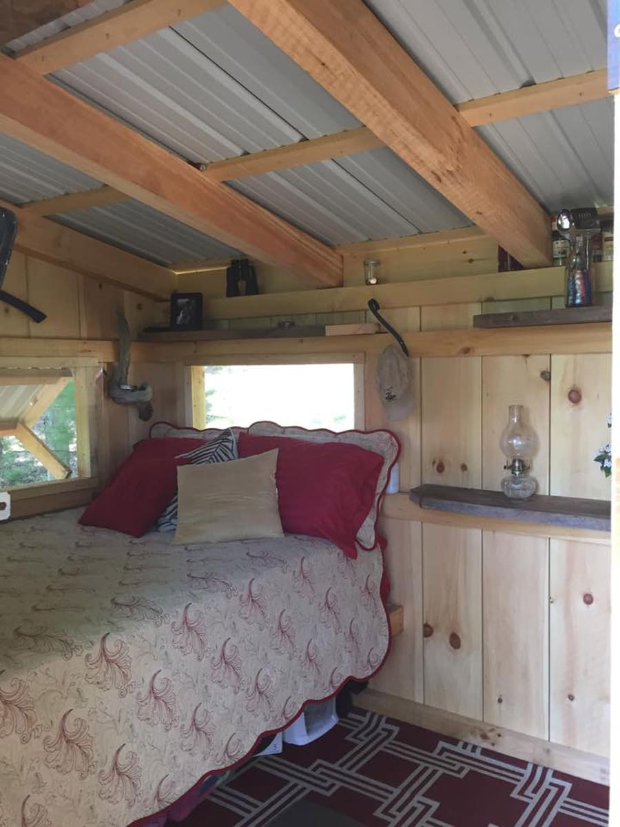 bus-plus-tiny-house-3