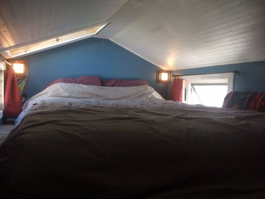 the-tiny-moving-castle-10