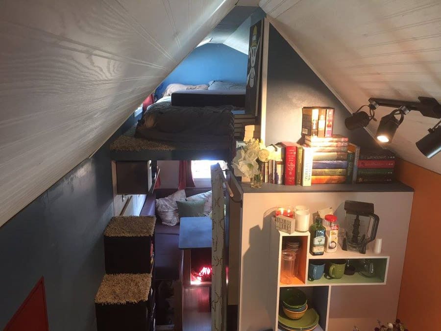 the-tiny-moving-castle-14