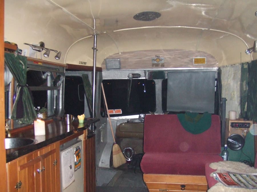 Fredo 2 fredo-school-house-bus-bedford-2