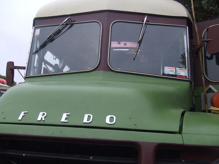Fredo 7 fredo-school-house-bus-bedford-7