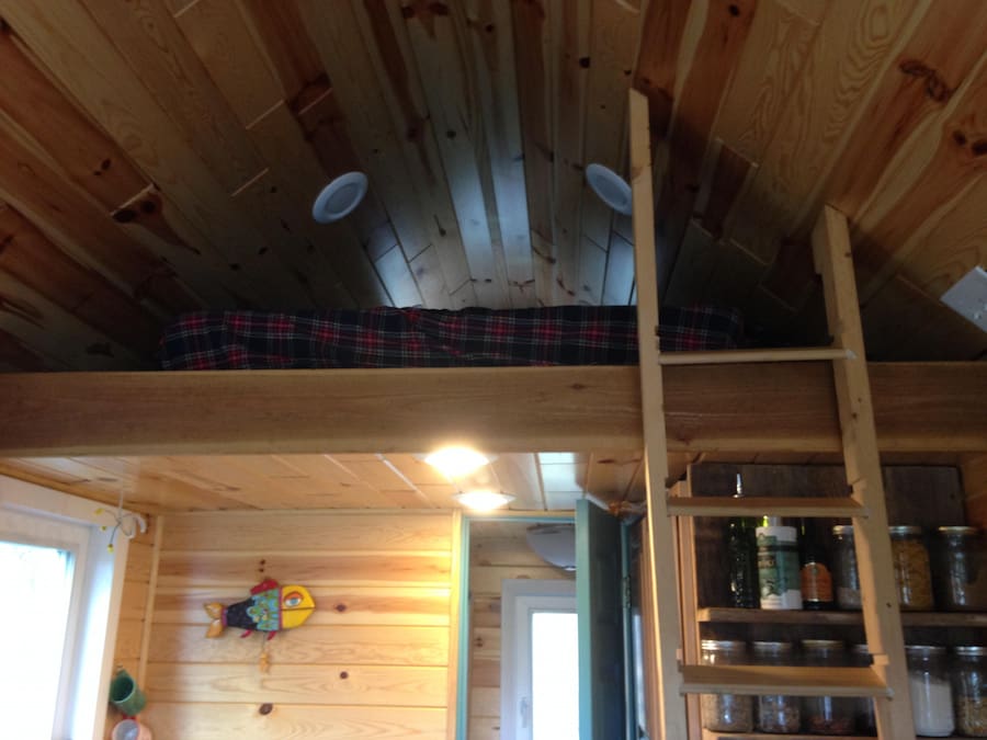 whitmore-lake-tiny-house-12